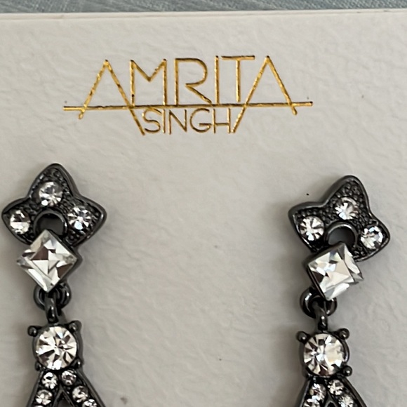 Stunning Statement Drop Earrings - NWT - Picture 2 of 7